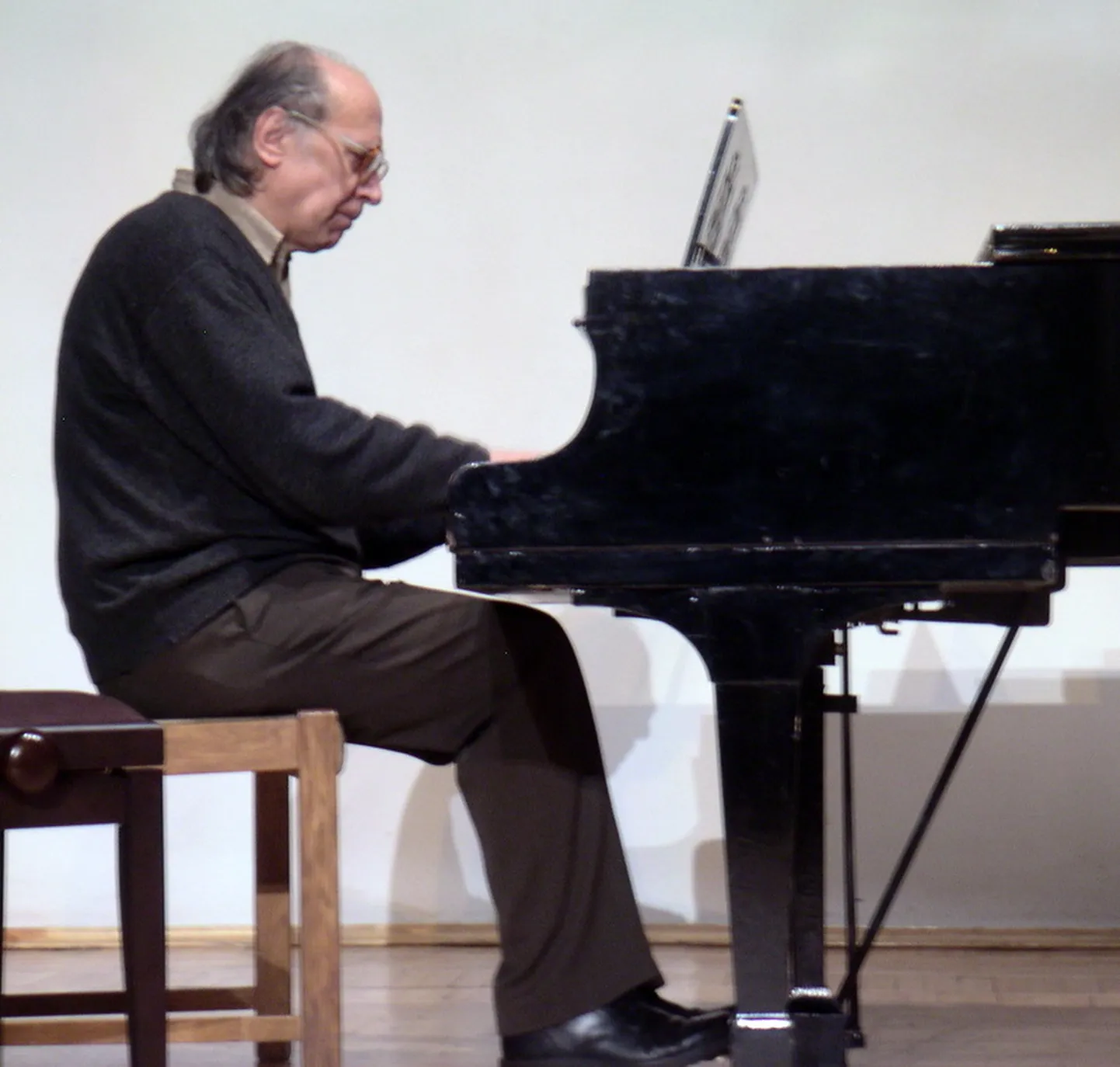 Ukraina kaasaja tuntuim helilooja Valentõn Silvestrõv, keda Arvo Pärt on nimetanud «kahtlemata kaasaja kõige huvitavamaks heliloojaks».