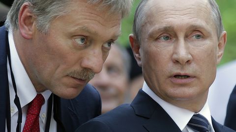 Песков назвал странным рейтинг Forbes, который возглавил Путин