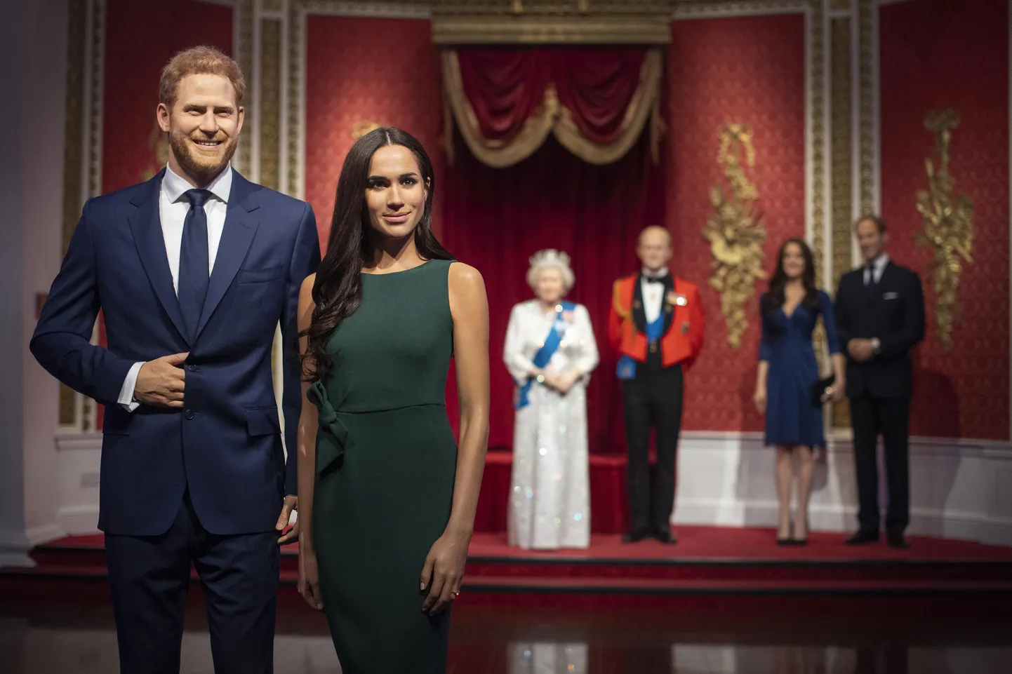 Prints Harry ja Meghan Marlke'i vahakujud eemaldati kuningliku pere juurest
