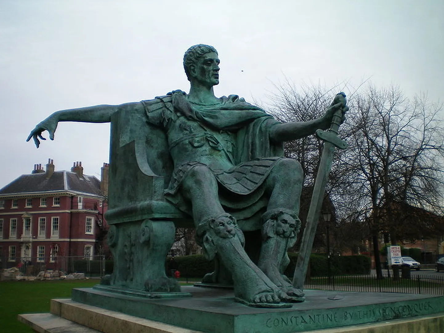 Romas imperatora Konstantīna statuja Jorkā