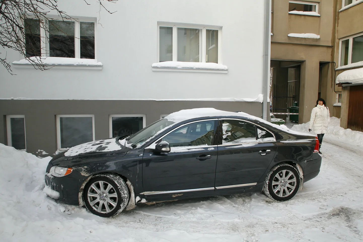 Pärnu linnapea Toomas Kivimäe ametiauto Volvo S80.