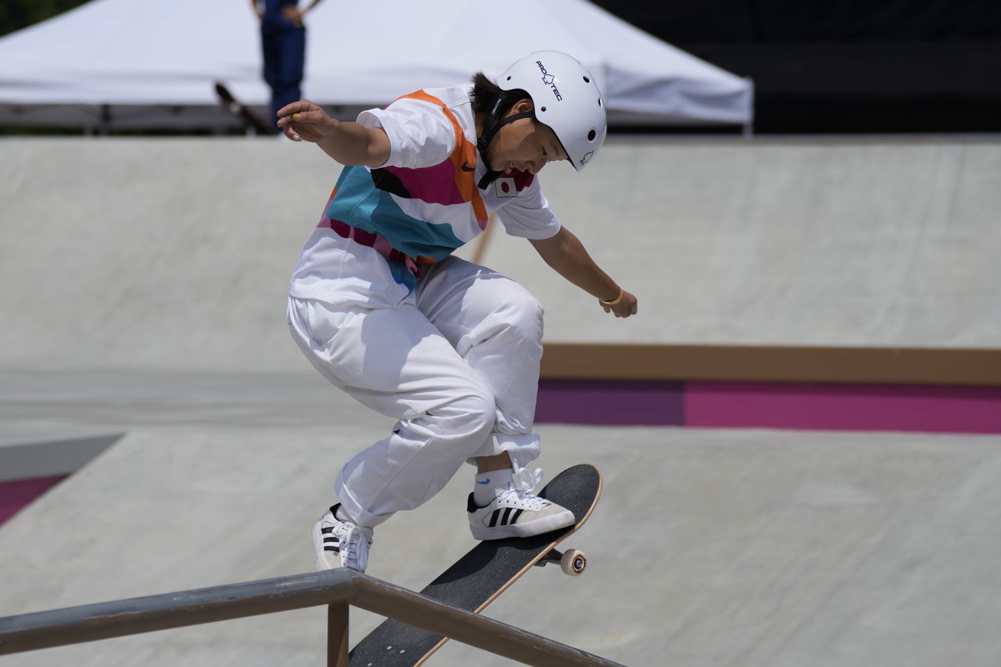 Tokyo olümpiamängude noorim kuldmedali võitja, kõigest 13-aastane Jaapani tüdruk Momiji Nishiya.