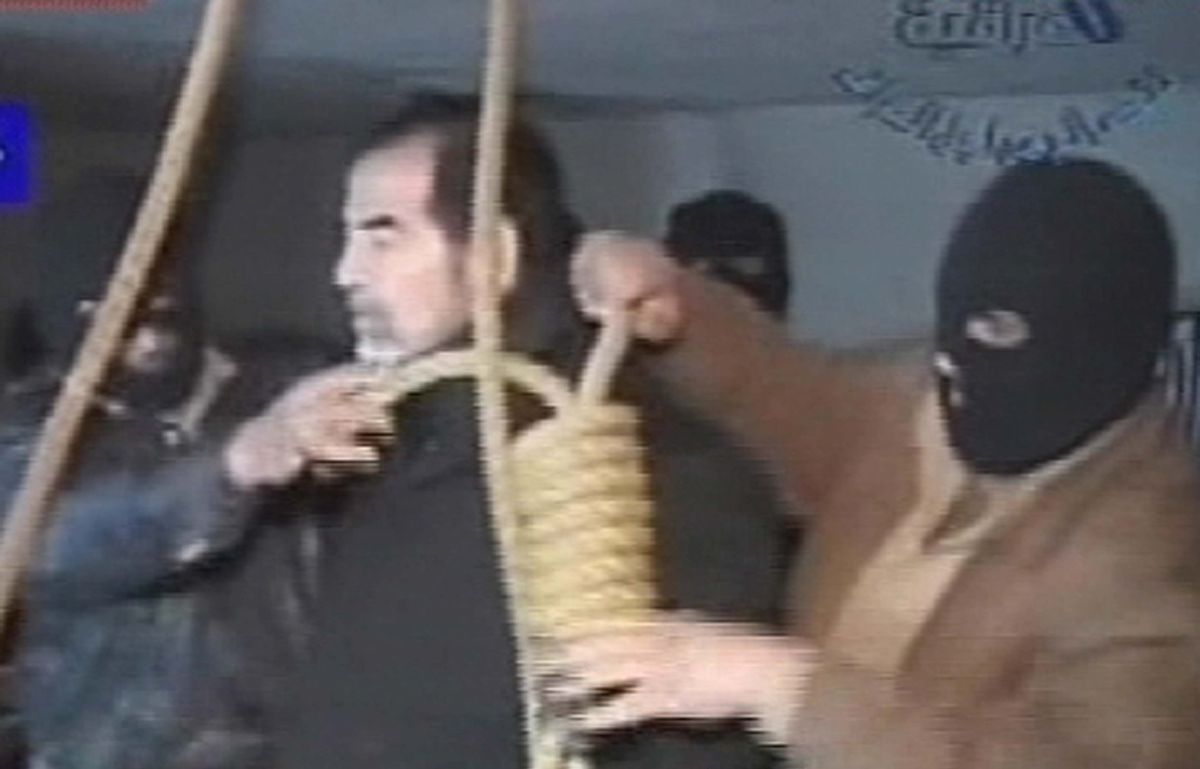 Videokaader, millel on näha Saddam Husseini hukkamist 30. detsembril 2006