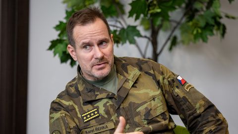 INTERVJUU ⟩ Tšehhi kaitseväe juhataja: meie valitsus peab selgitama olukorra tõsidust