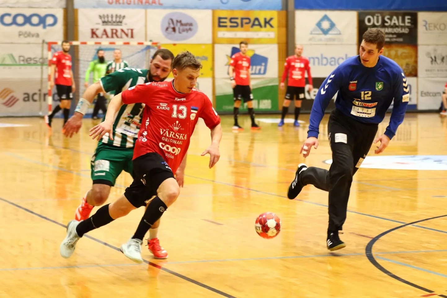 Henri Sillaste kiirus viis ta kohati mööda isegi Granitas-Karysi hästi tõrjunud väravavaht Lukas Gurskisist ning Serviti vasakäär aitas võidule kaasa kolme väravaga.