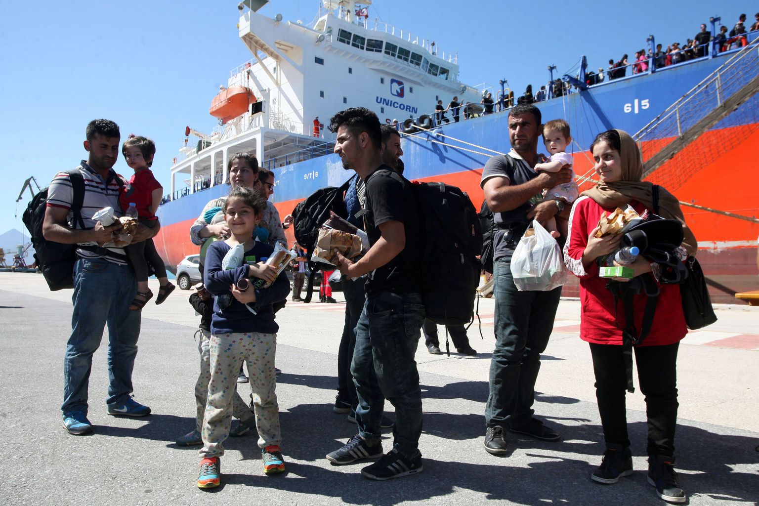Migrandid Kreetal asuvas Heraklioni sadamas.