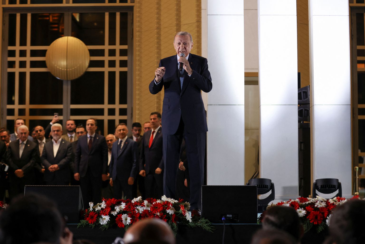 Türgi president Recep Tayyip Erdoğan pärast võitu toetajatele kõnelemas.
