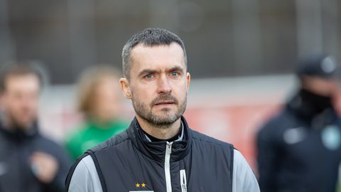 FC Flora peatreener Norbert Hurt astus ametist tagasi