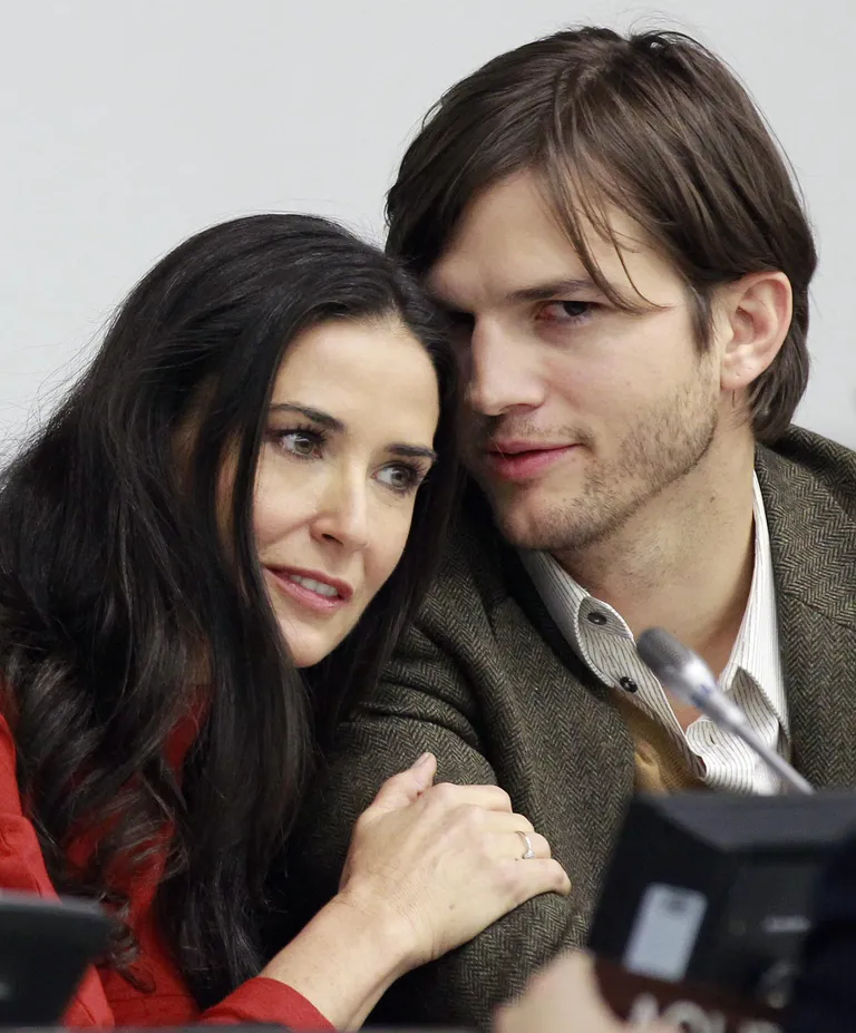 Ashton Kutcher ja Demi Moore - pealtnäha isegi ei aimaks, et toonase paari vanusevahe oli 15 aastat.