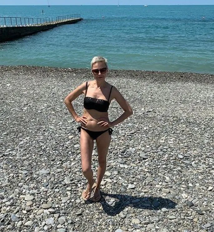 Өзендегі әйелмен порно