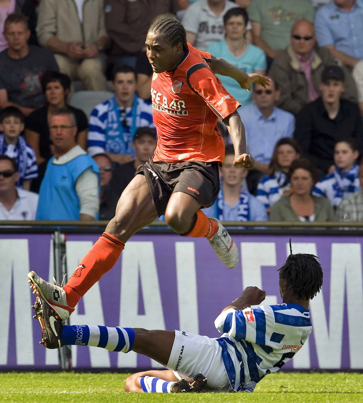 Kelvin Maynard (oranžis)