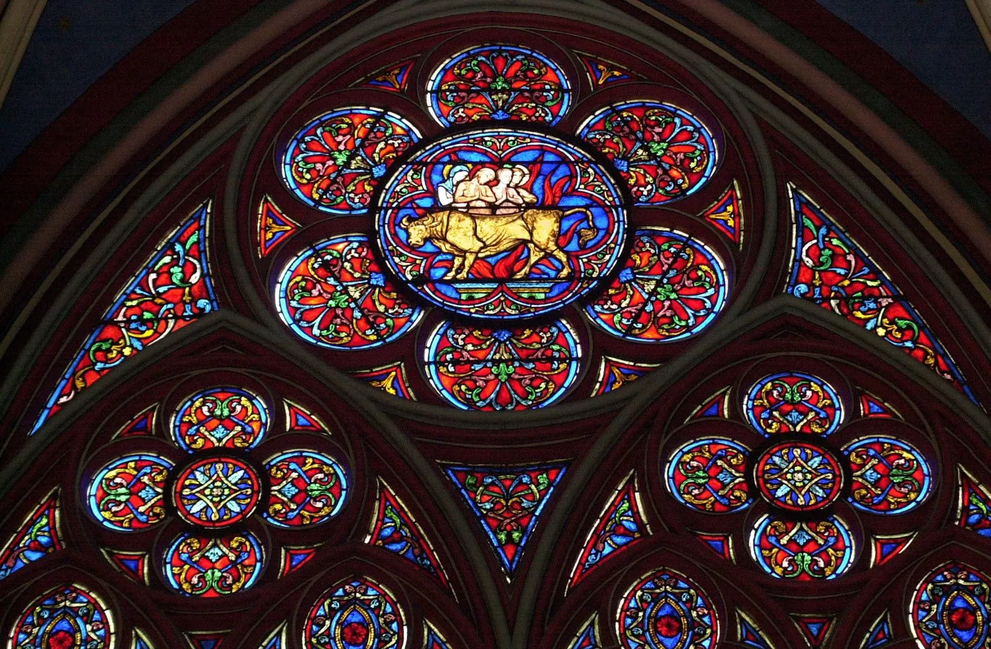 Pariisi Notre-Dame&#39;i üks vitraažakendest.