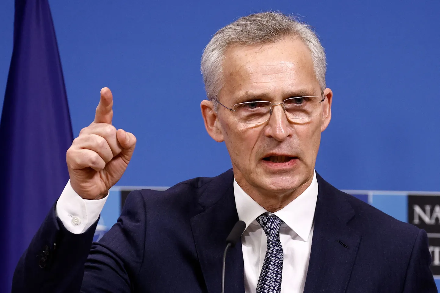 NATO peasekretär Jens Stoltenberg täna Brüsselis ajakirjanike ees.