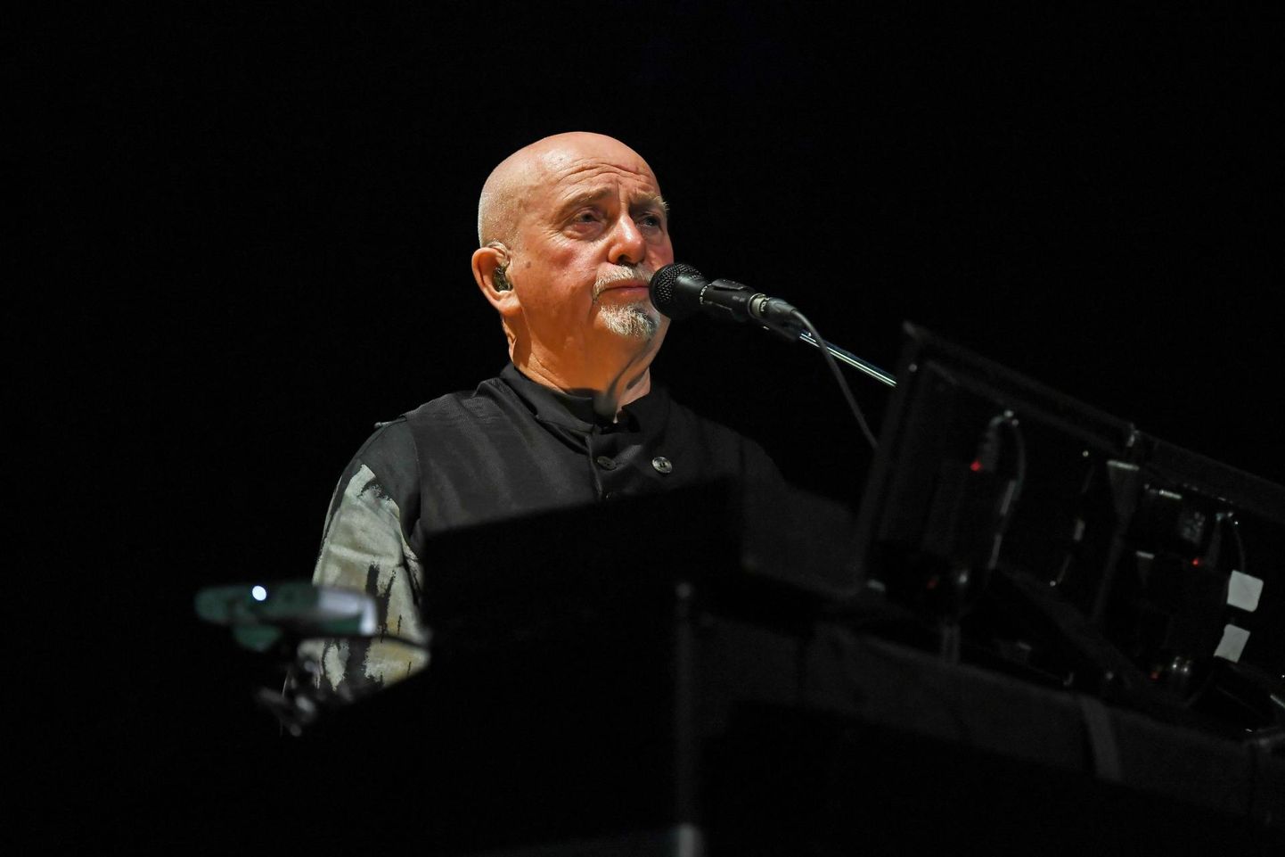 Peter Gabriel laseb oma loomingust vastu peegeldada maailmamuusika, art-rock'i, popi ja elektroonilise muusika mõjutusi.