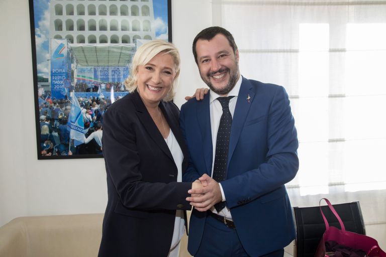 Marine Le Pen (vasakul) ja Matteo Salvini.