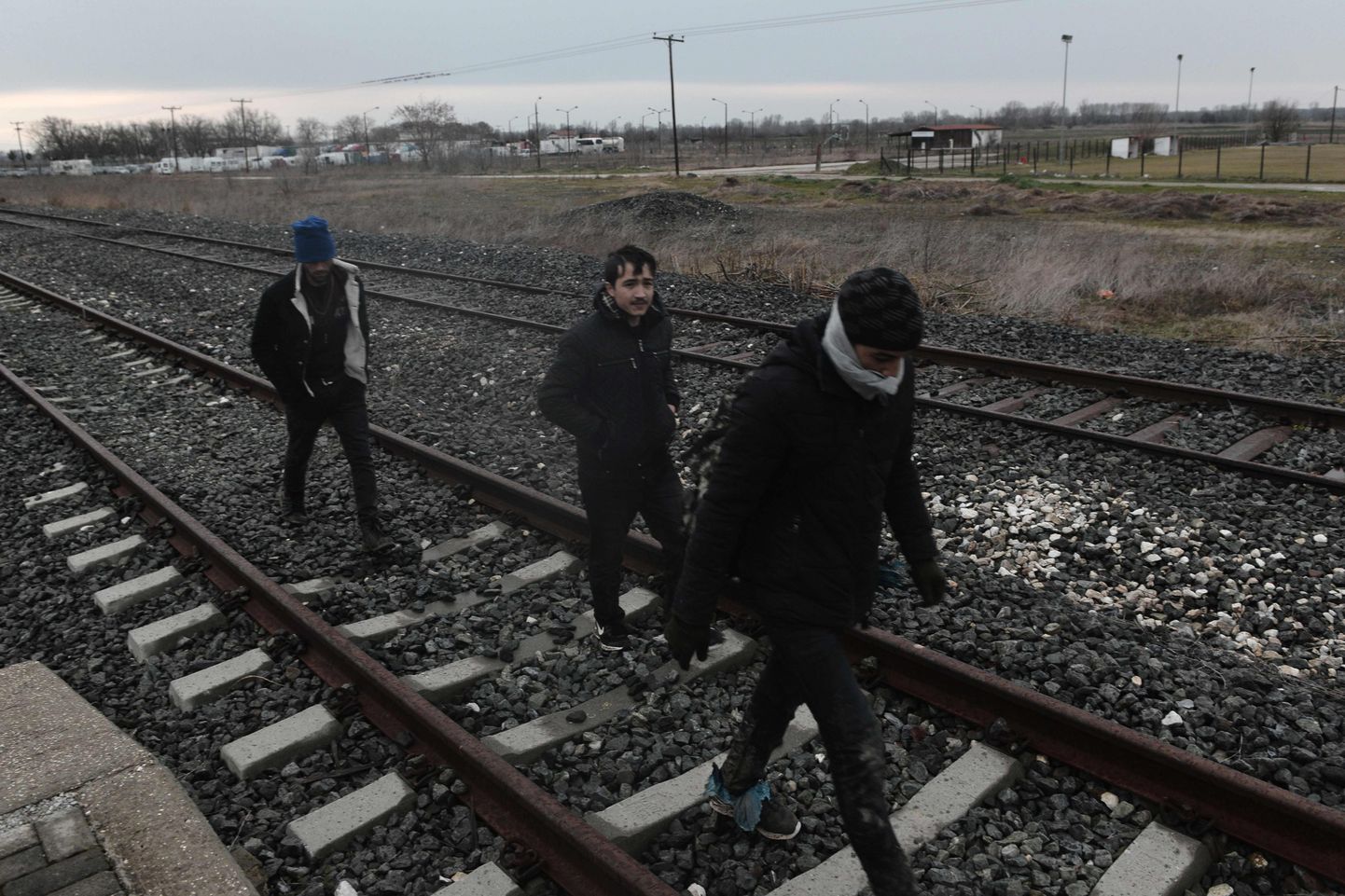 Nelegālie imigranti klaiņo gar Turcijas-Grieķijas robežu.