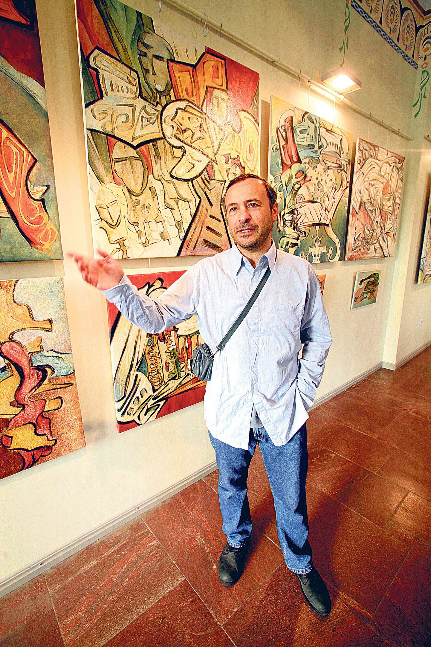 Mario Prencipe avas oma näituse E-kunstisalongis.