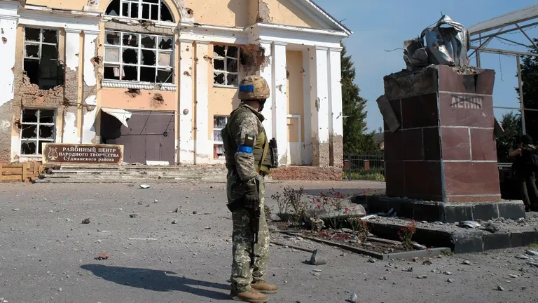 Военный ВСУ в Судже.