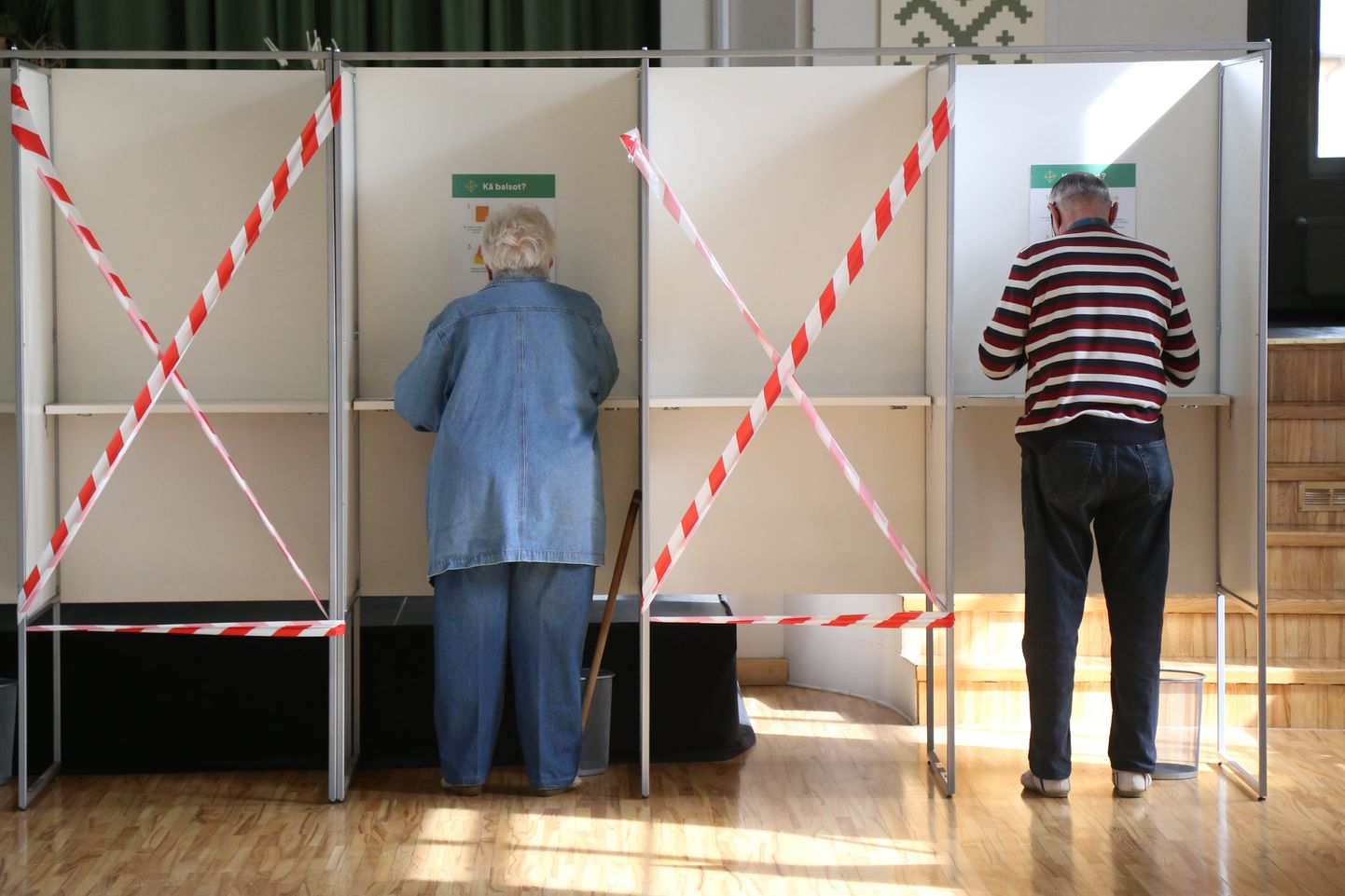 790.vēlēšanu iecirknī Mārupes kultūras namā notiek priekšējā balsošana pašvaldību vēlēšanās.