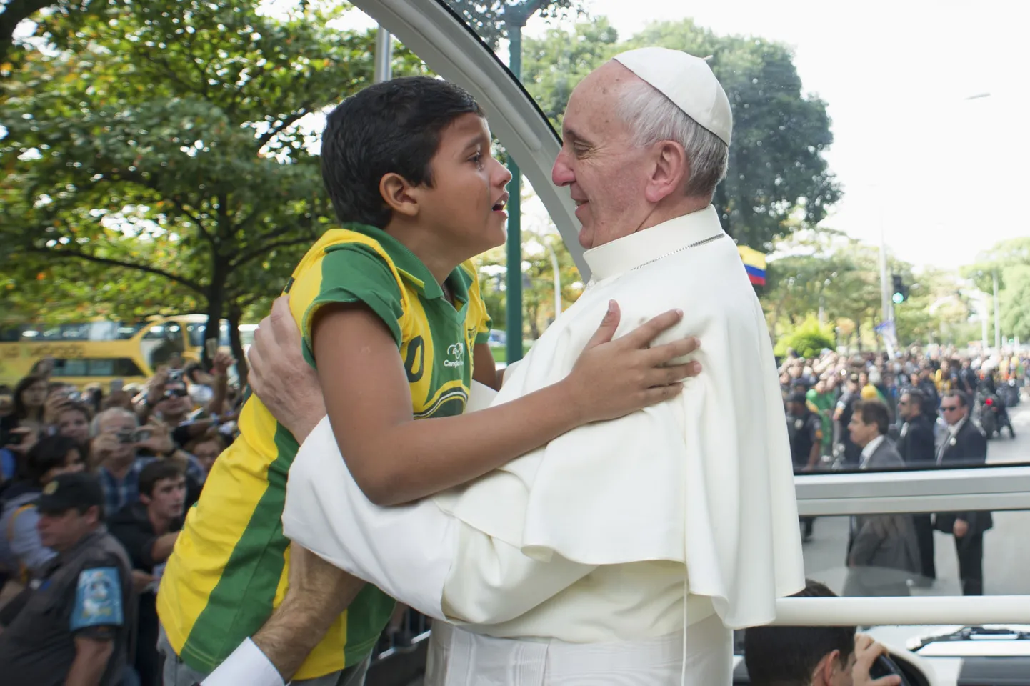 Paavst Franciscus I  Brasiilia poisiga