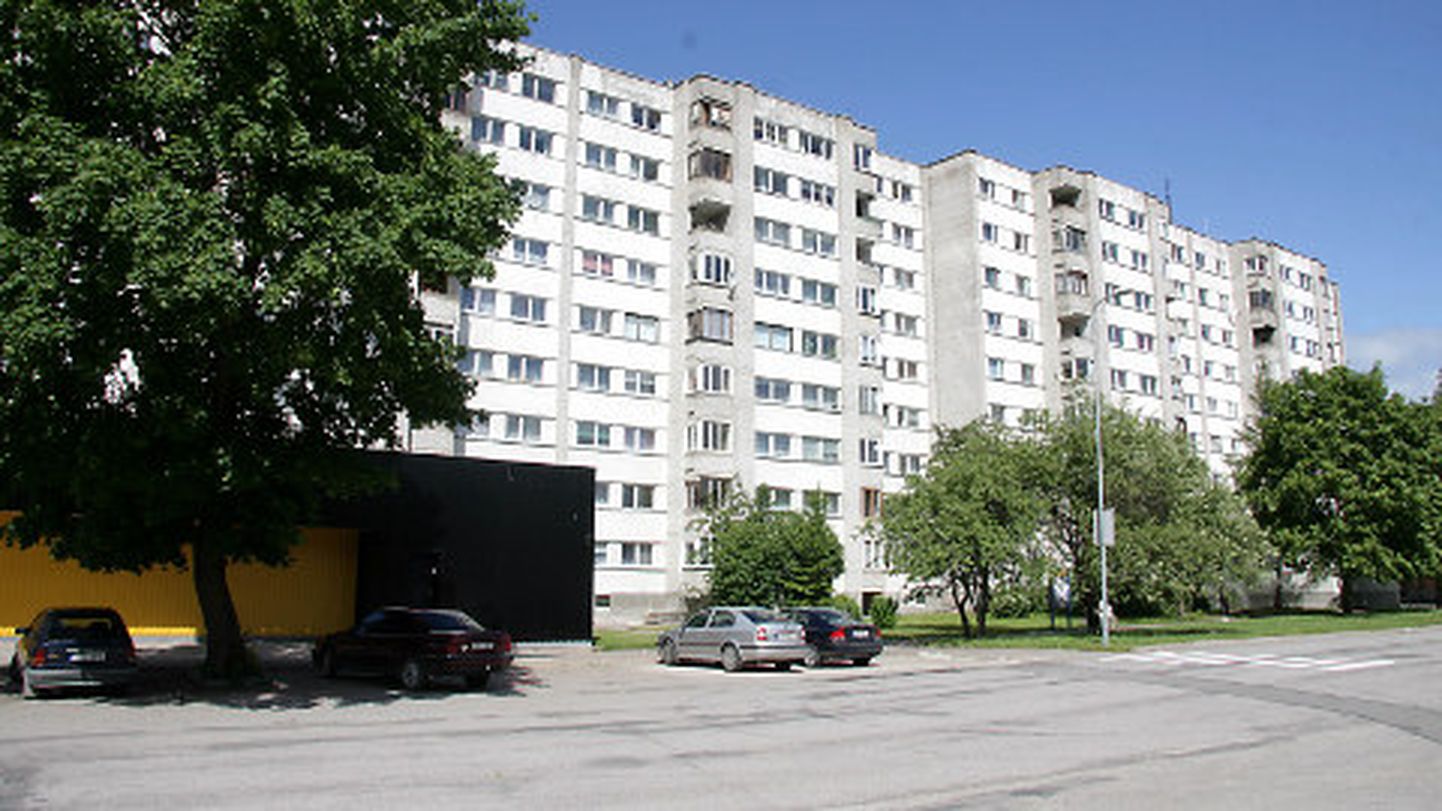 Viru tänaval asuv 9korruseline maja on üks väheseid Kiviõlis, kus ühistu moodustatud. Poolsada maja alles ootab omanike otsust.