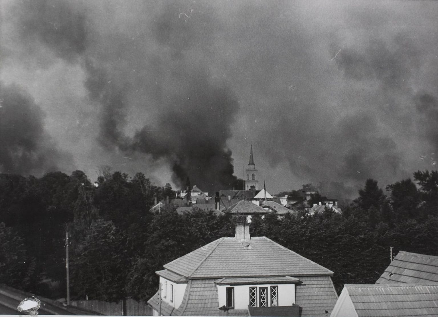 Tartu linna põletamine 1941. aasta sõjasuvel.