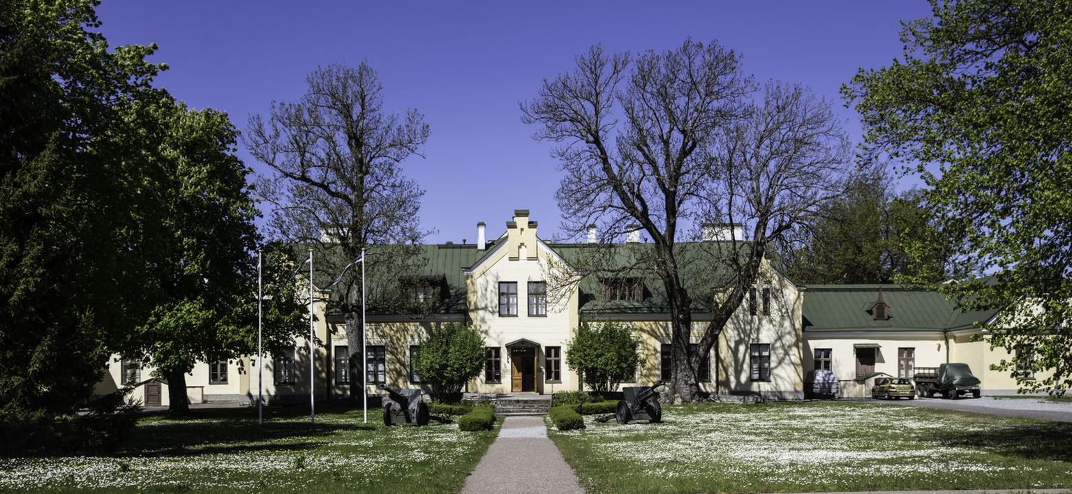 Eesti Sõjamuuseum – Kindral Laidoneri Muuseum asub Johan Laidonerile kuulunud Viimsi mõisas.