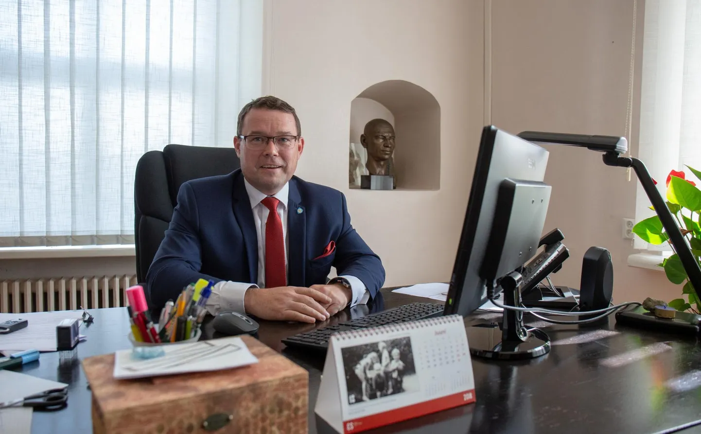 Viljandi linnapea Madis Timpson arvab, et endise raamatupidaja võimaliku omastamisjuhtumi tõttu tuleb järelevalvet tõhustada.