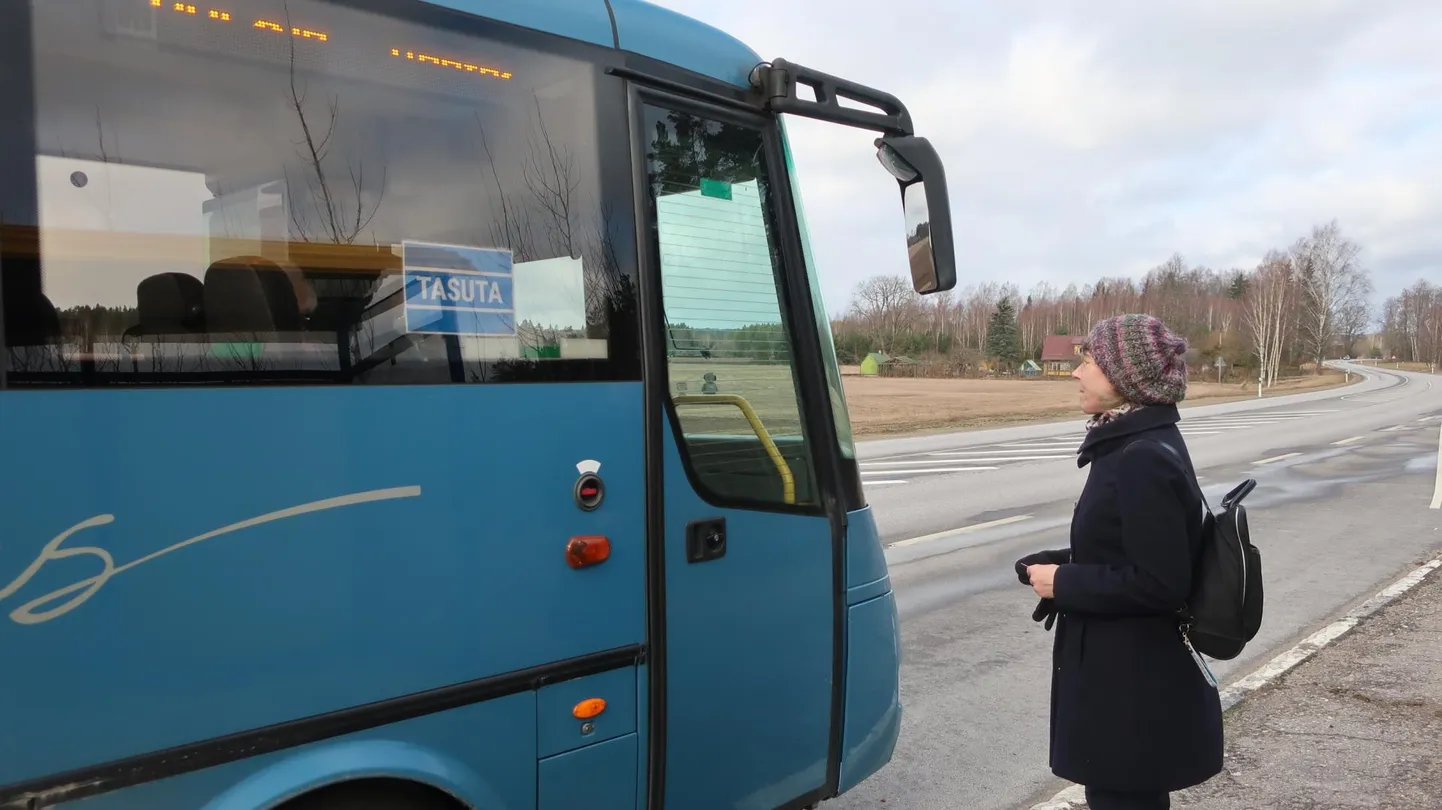 Suuremate busside esiukse juures pole nüüdsest enam mõtet oodata. Foto on illustratiivne.