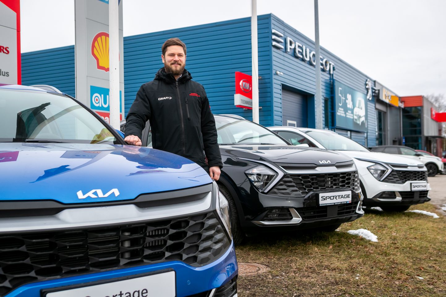VAEVA TULEB NÄHA: Automüügikonsultant Kristian Teerni sõnul tuleb müügialal praegu rohkem vaeva näha. Tulemused näitavad aga, et see tasub ka ära.