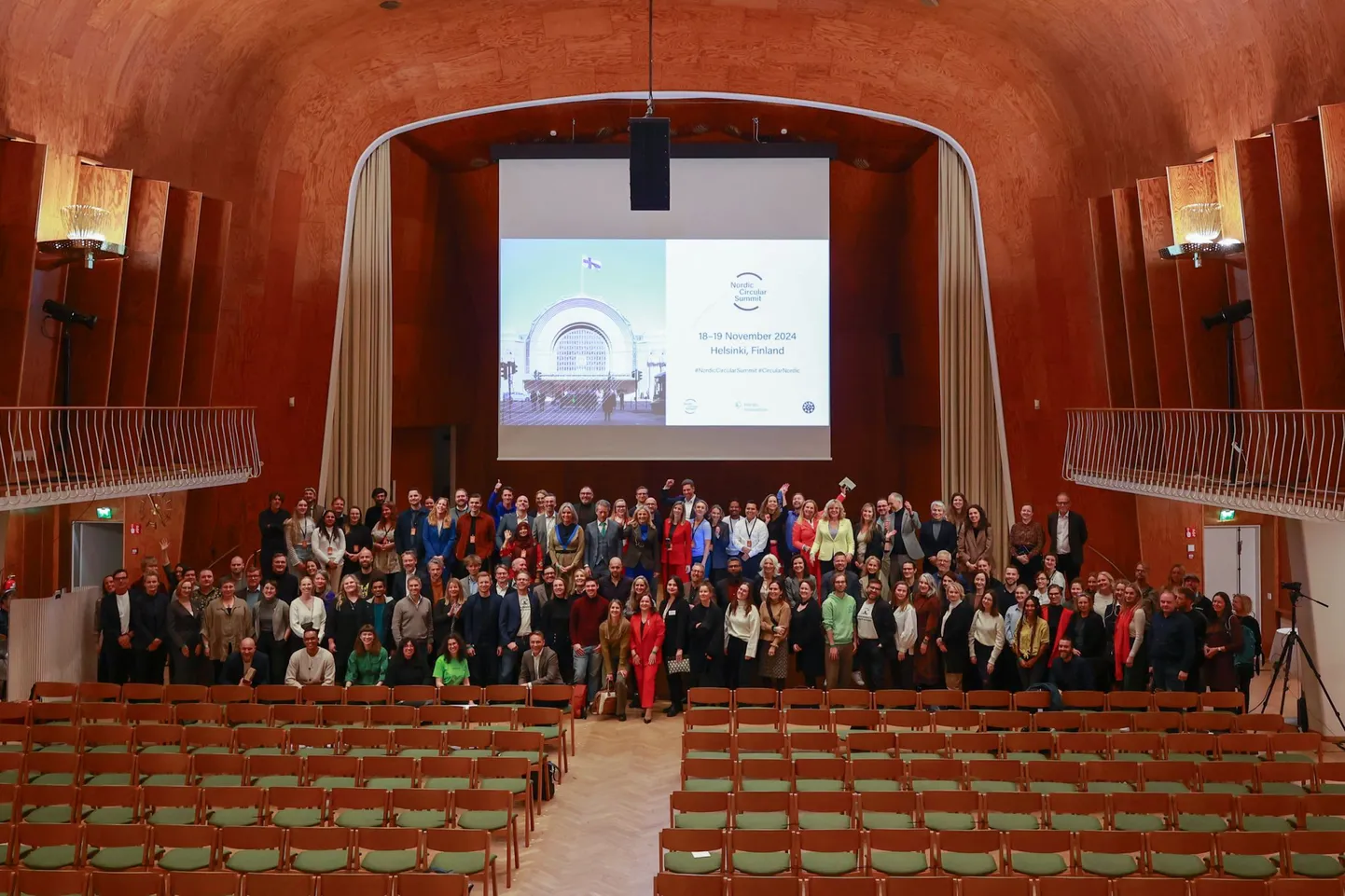 Nordic Circular Summiti käigus toimus Baltic Circular Hotspoti koostöömemorandumi allkirjastamine ja paneelarutelu teemal «Crossborder Regulatory Challenges to Transform to Circularity», mida juhtis Katrin Bats (Rimi Baltic ESG arendusjuht ja Kestliku Ettevõtluse Liidu (KELL) juhatuse liige. Arutelus osalesid Einar Kleppe Holthe (Natural State, Nordic Circular Hotspot), Joris Rommerts (ringmajanduse ekspert Hollandis ja Lätis), Viktorija Nausėdė (Looptex), Agita Baltbārde (CleanR Grupa), Allan Niidu (TalTech), Argo Alaniit (Greendice) ja Inga Gurauskienė (Kaunase Tehnikaülikool (KTU)).