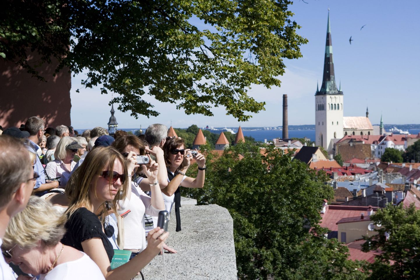 Туристы в Таллинне. Иллюстративное фото.