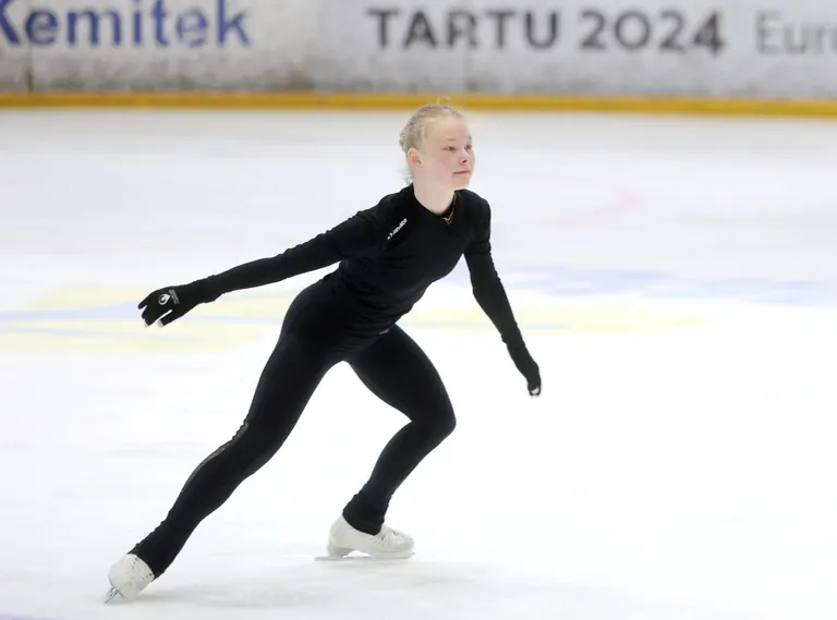 Laagriliste seas on ka Eesti noori, näiteks Maria Eliise Kaljuvere.