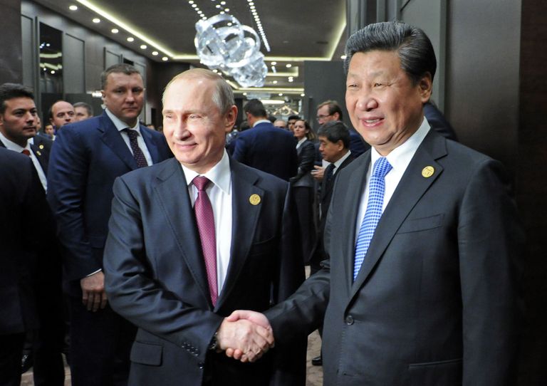 Andmelekke skandaali keskele sattunud Hiina president Xi Jinping ja Venemaa riigipea Vladimir Putin mullusel G20 kohtumisel. Foto: Scanpix.