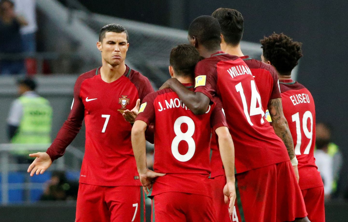 Cristiano Ronaldo on küll jätkuvalt Portugali koondise liider, aga kaaslaste toetus kaptenile on märksa suurem kui 2016. aasta EMil.