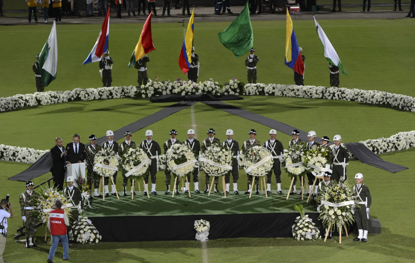 Chapecoense jalgpallimeeskonna hukkunud mängijate mälestamine.