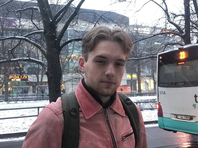Аттс Оливер.