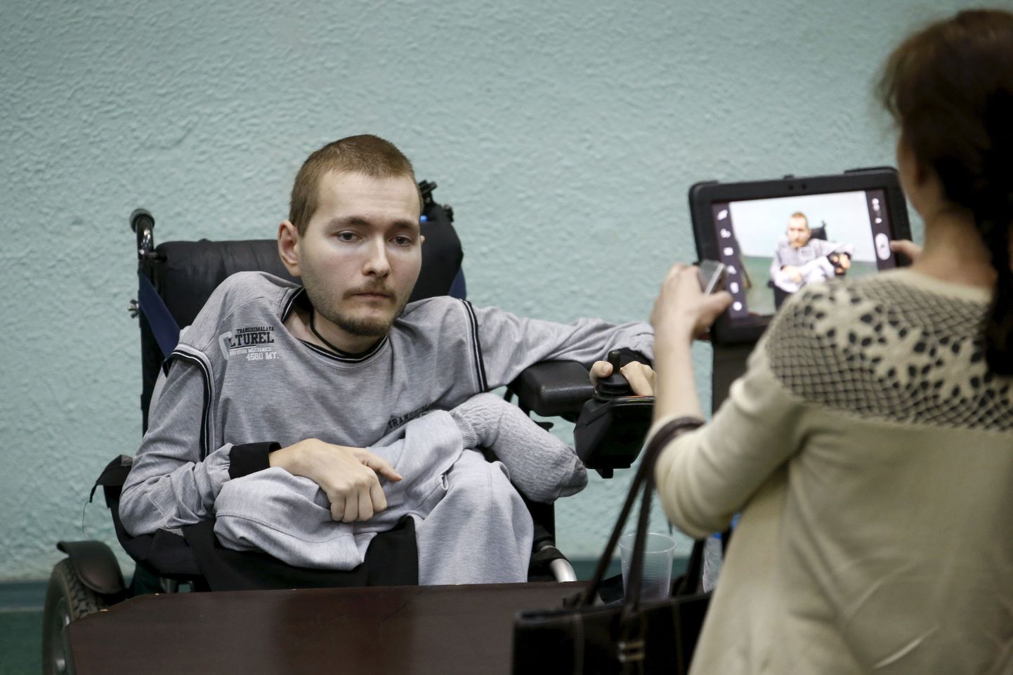 30-летний программист Валерий Спиридонов страдает редким генетическим заболеванием - амиотрофией Вердинга-Гоффмана.