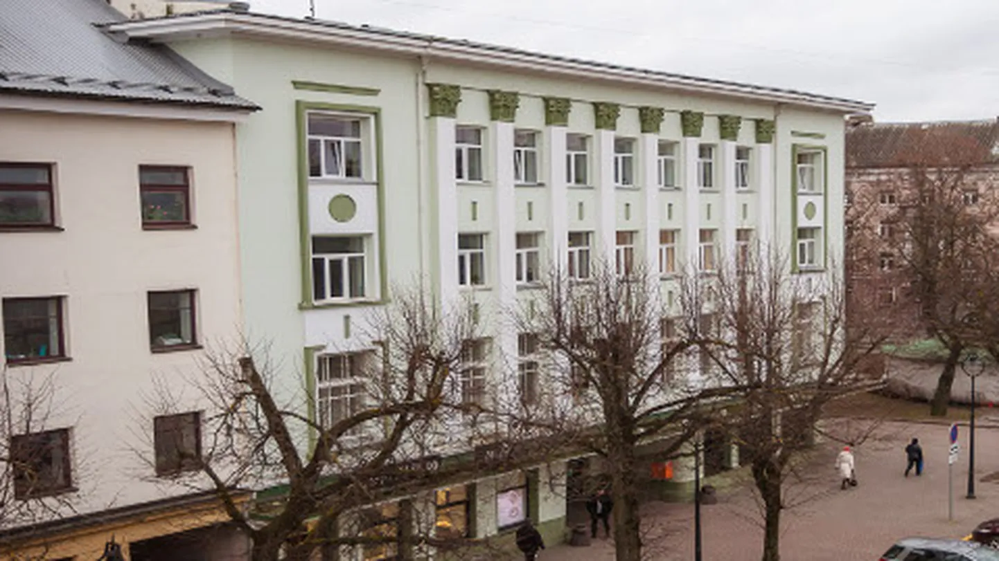 Narva linnavolikogus valitakse neljapäeval linnapead. Novembris volikogu komisjonidele juhte valides sai selgeks, et isegi salajasel hääletusel eelistab võimul olev keskerakondlik enamus hääletamisel lähtuda poliitilisest distsipliinist, mitte isiklikust arvamusest.