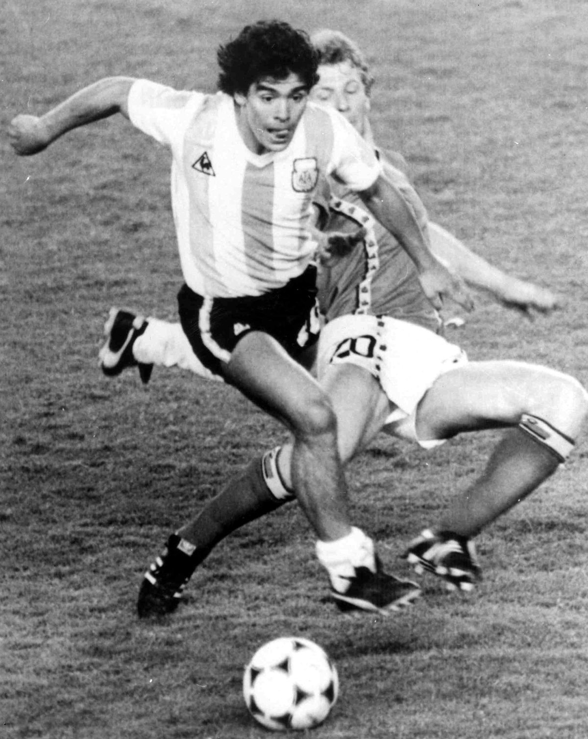 Марадона в футболке сборной Аргентины на чемпионате мира 1982 года