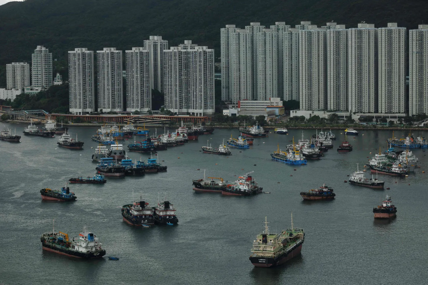 Tormivarju saabunud laevad Hiinas Tsuen Wanis