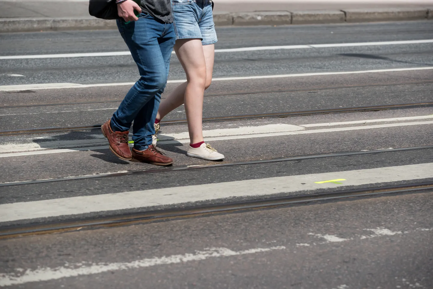 Mõnel ülekäigurajal on värv praktiliselt ära kulunud.