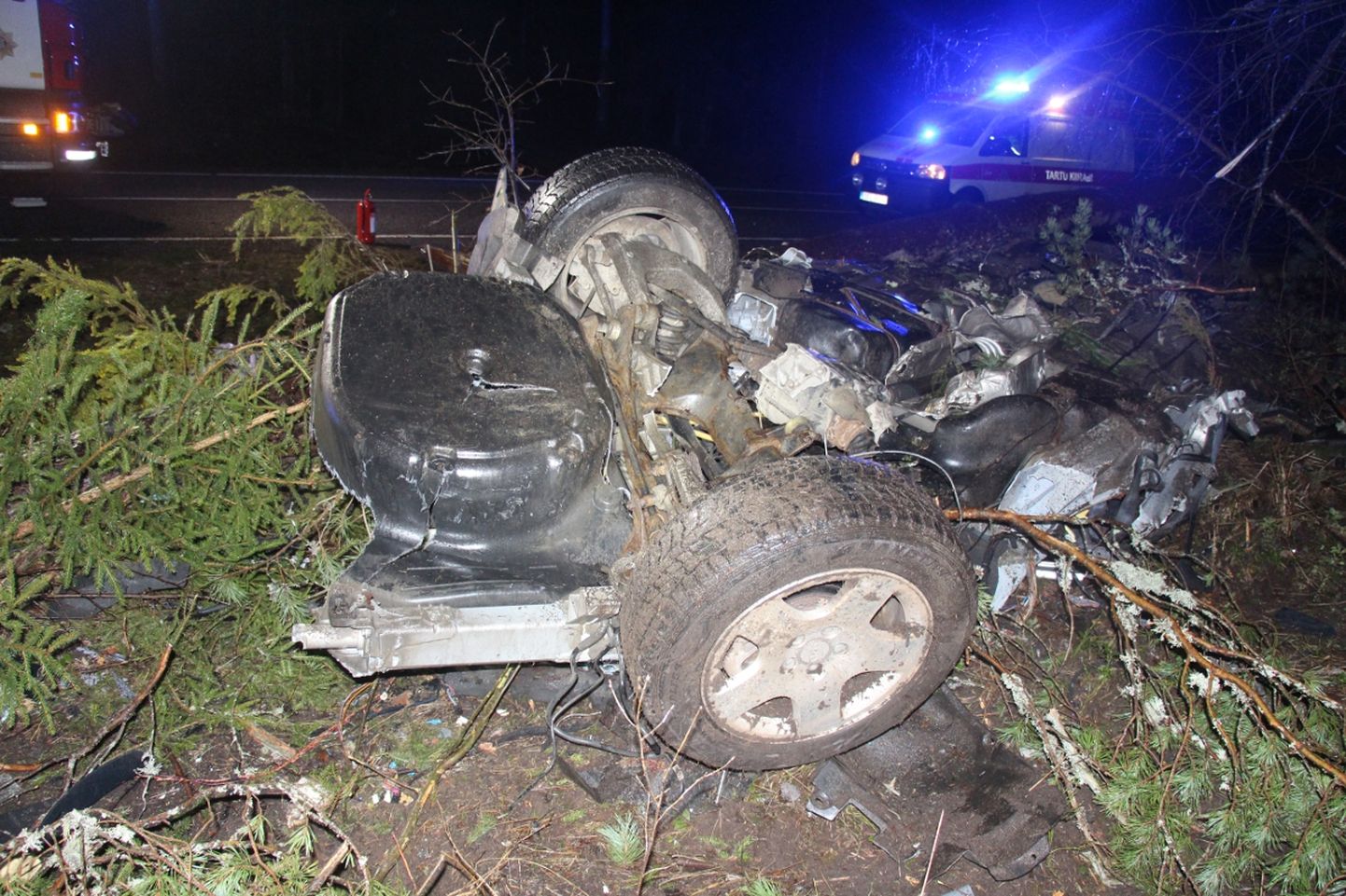 Reede hommikul avastati Elva lähistel teelt välja sõitnud auto vrakk. Raskes liiklusõnnetuses hukkus 29-aastane mees.