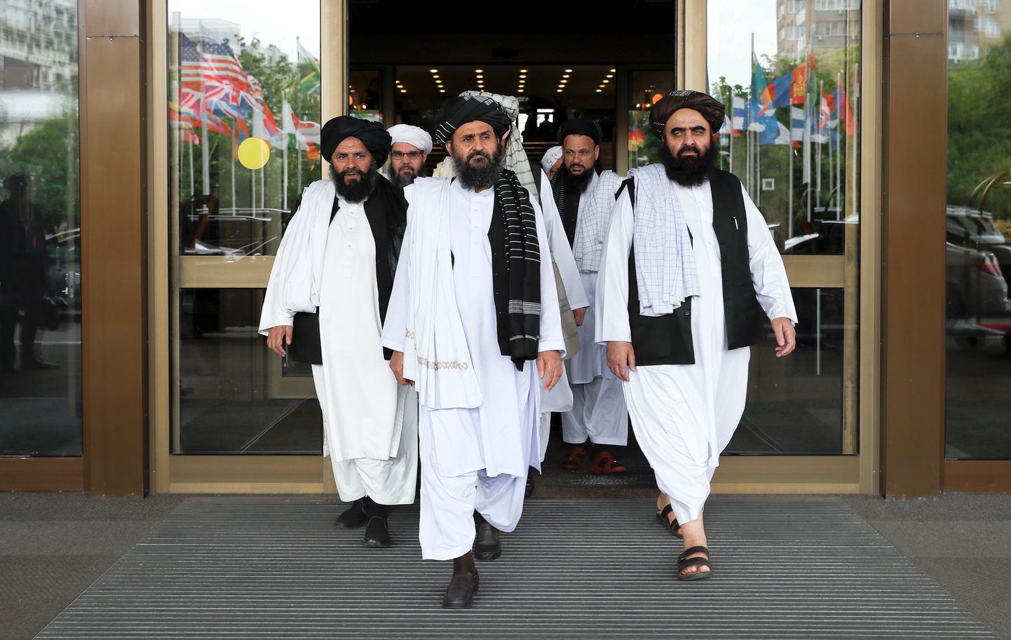 Islamiliikumise Taliban delegatsioon eesotsas pealäbirääkija mulla Abdul Ghani Baradariga lahkumas neljapäeval Moskvas kõnelustelt Afganistani opositsiooniga.
