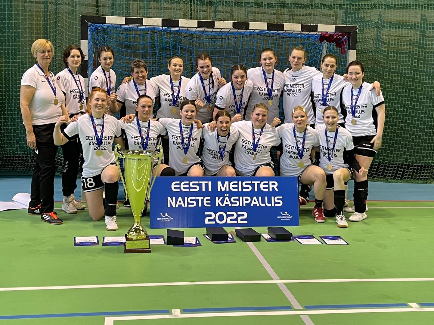 Eesti naiste käsipallimeister 2022 on Reval-Sport/Mella.