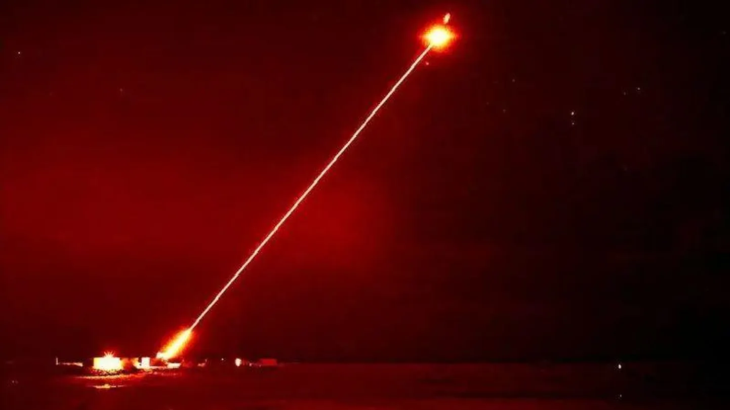 Испытания британской лазерной системы DragonFire в апреле 2024 года в Шотландии. Лондон не исключал возможности ее передачи Украине для боевых испытаний.