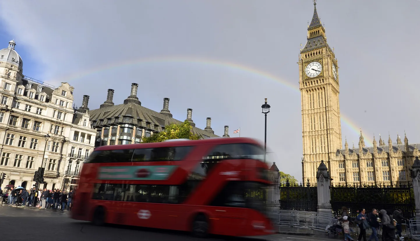 Parlamendihoone ja kellatorn Big Ben.