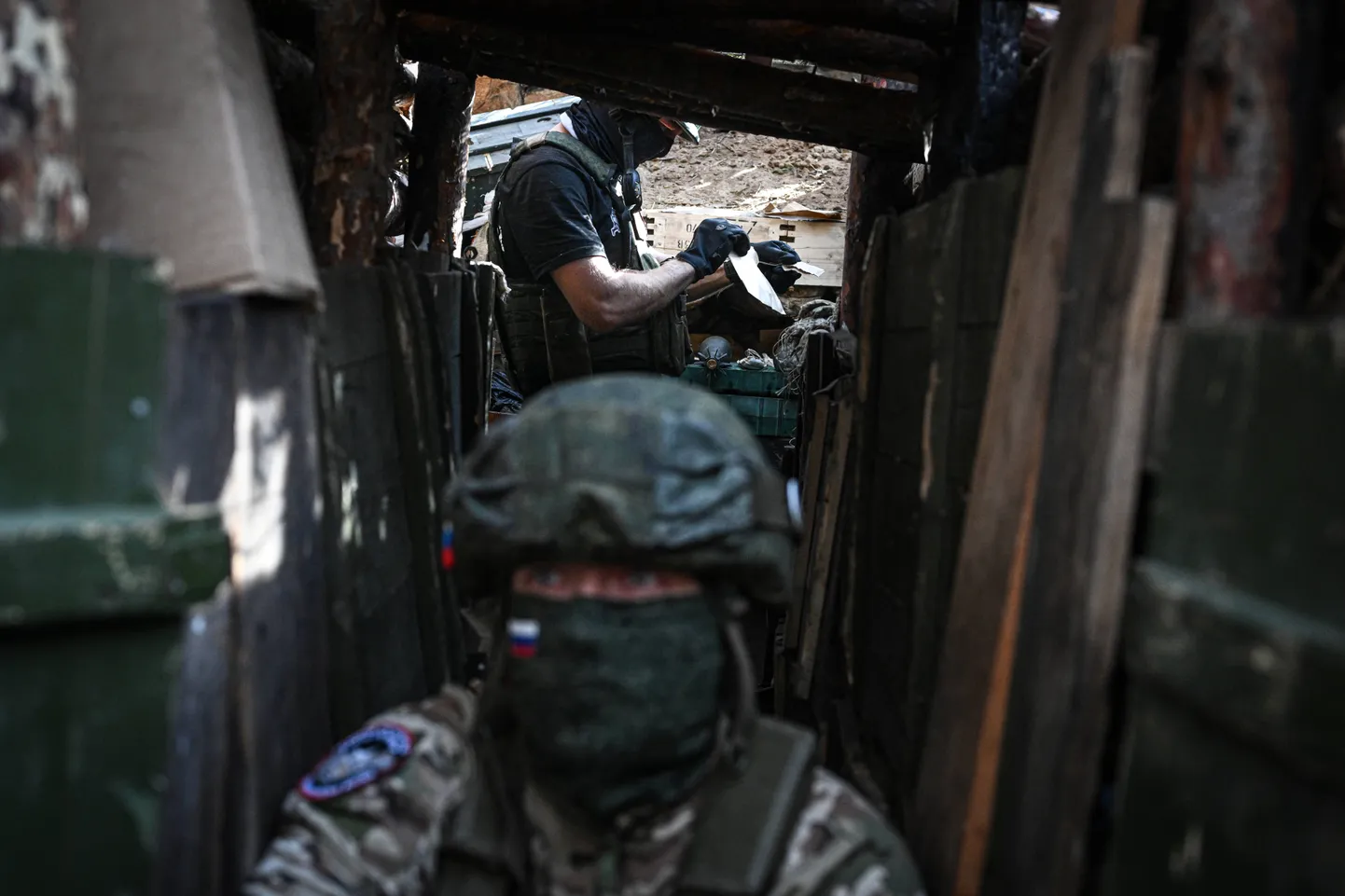 Vene sõdurid Ida-Ukrainas kaevikus