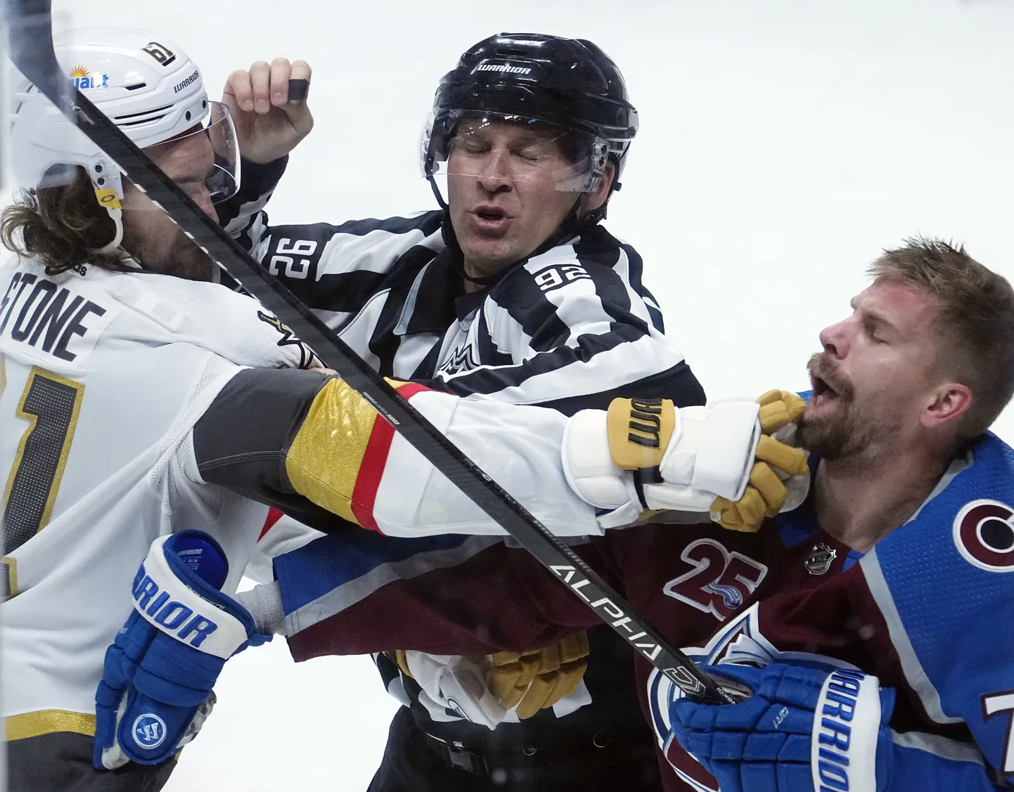 Jäähokiliigas NHL läks läinud öises matšis massikakluseks.