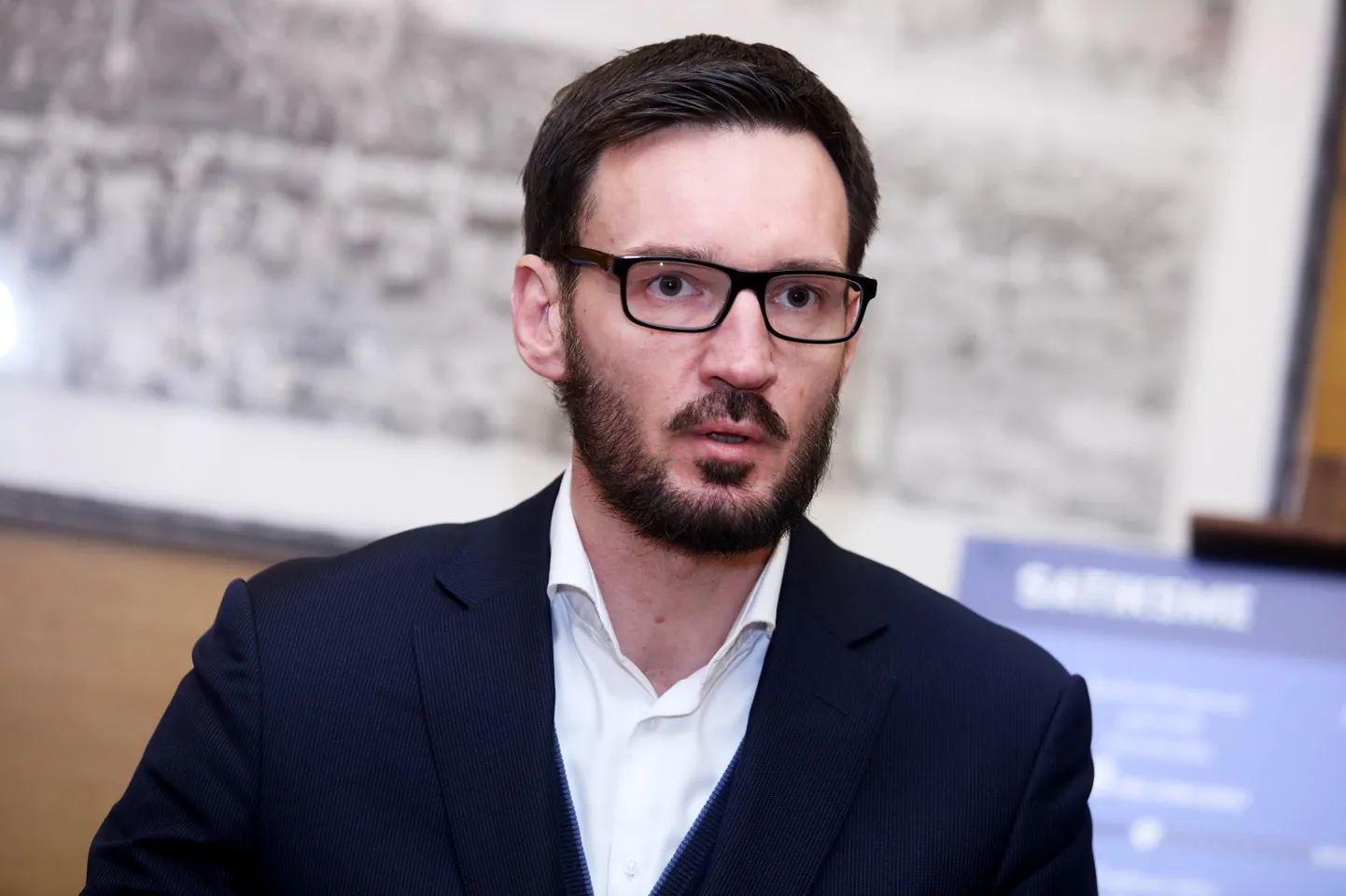 Rīgas domes  Satiksmes departamenta direktors Vitālijs Reinbahs piedalās preses konferencē, kurā informē par Rīgas pilsētas pašvaldības finanšu resursu vadību 2020.gadā un likuma "Par pašvaldību budžetiem" izpildi.